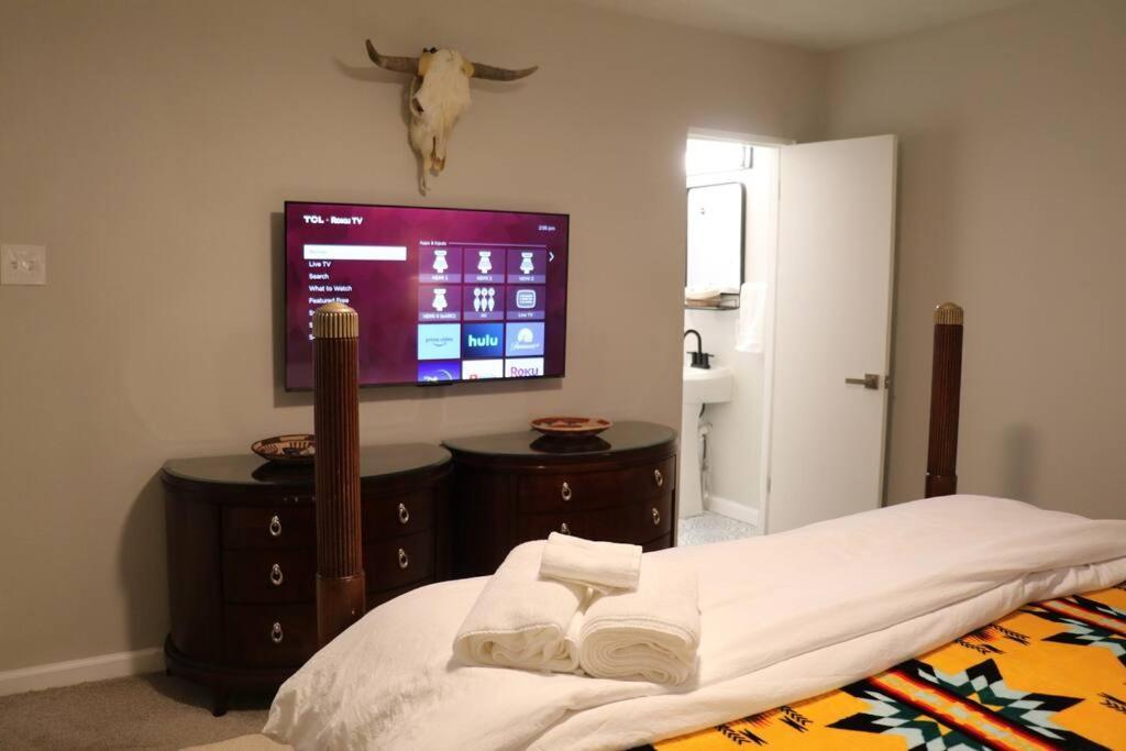 Cowboy Den-Hot Tub-Game Room-Pet Friendly-No Pet Fees! Albuquerque Exterior photo
