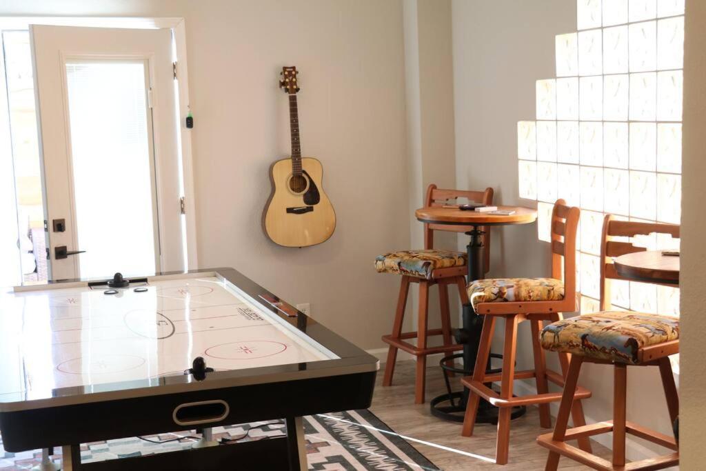 Cowboy Den-Hot Tub-Game Room-Pet Friendly-No Pet Fees! Albuquerque Exterior photo