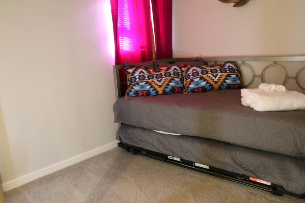Cowboy Den-Hot Tub-Game Room-Pet Friendly-No Pet Fees! Albuquerque Exterior photo