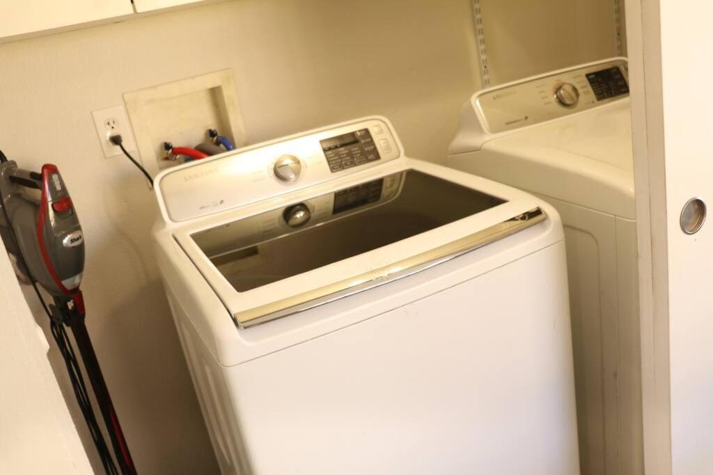Cowboy Den-Hot Tub-Game Room-Pet Friendly-No Pet Fees! Albuquerque Exterior photo