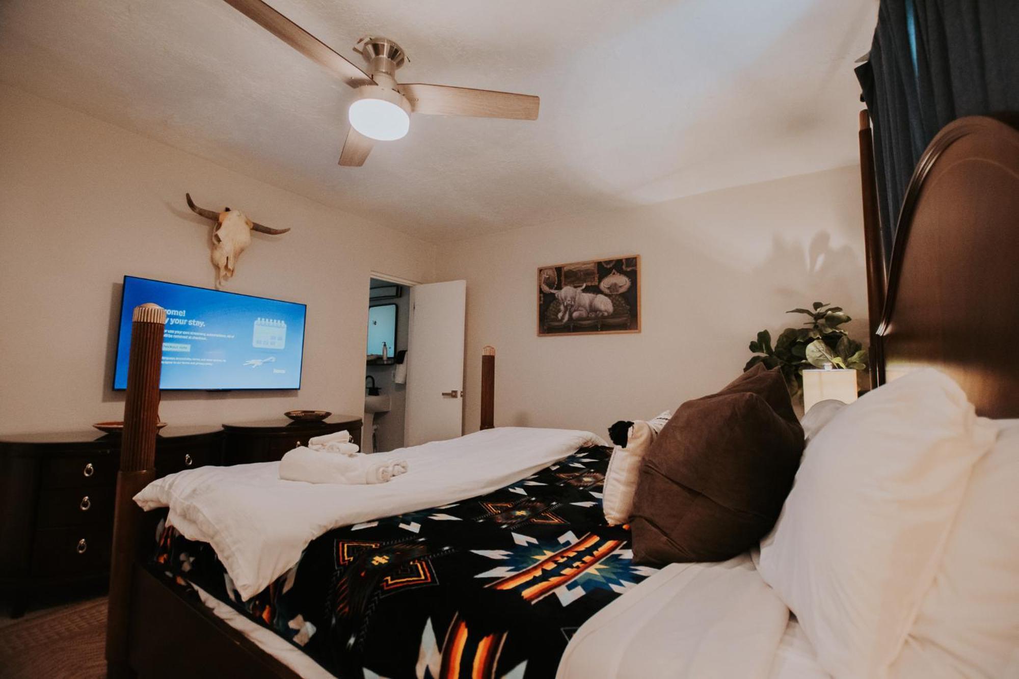 Cowboy Den-Hot Tub-Game Room-Pet Friendly-No Pet Fees! Albuquerque Exterior photo
